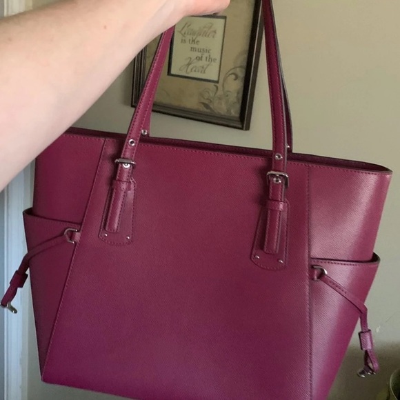 Michael Kors Voyager tote and wallet - Picture 3 of 7